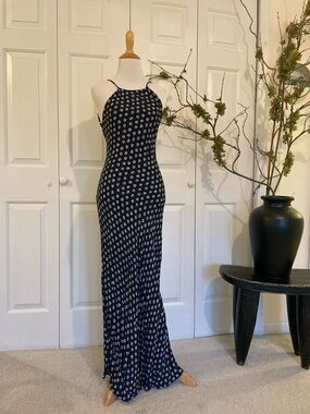 Flynn Skye Low Back Navy Micro Floral Maxi Dress Small